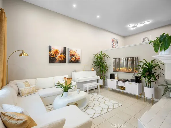 25703 Holiday Cir APT C, Stevenson Ranch, CA 91381