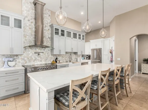 17818 W STELLA Lane, Waddell, AZ 85355