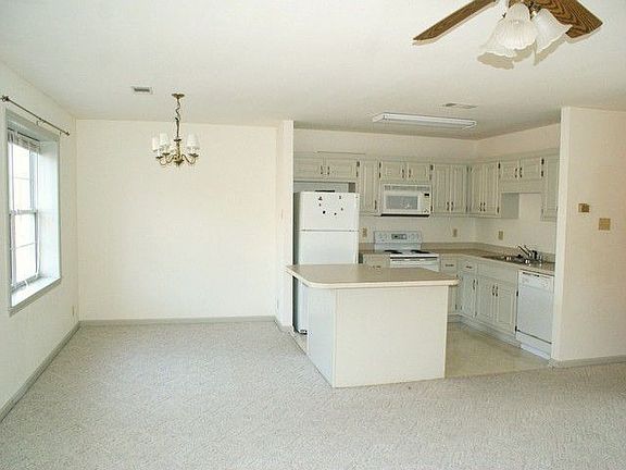 2nd image of 177 River Oaks Blvd