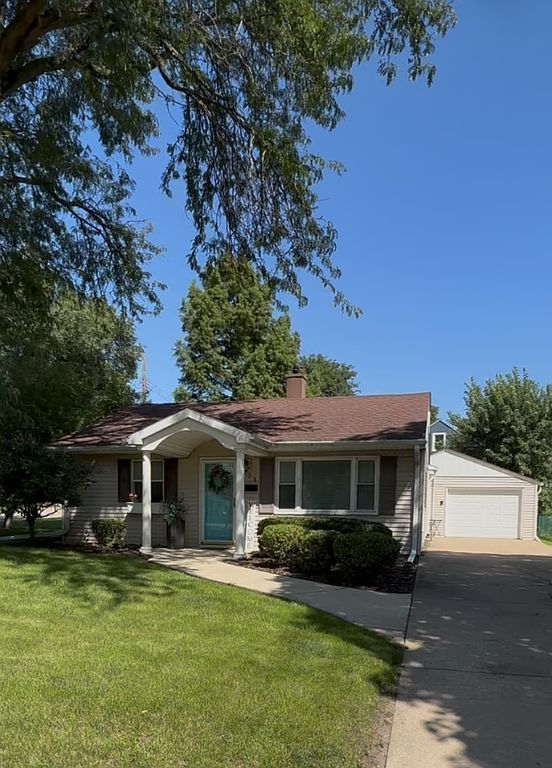 638 W Moore St - Property Image