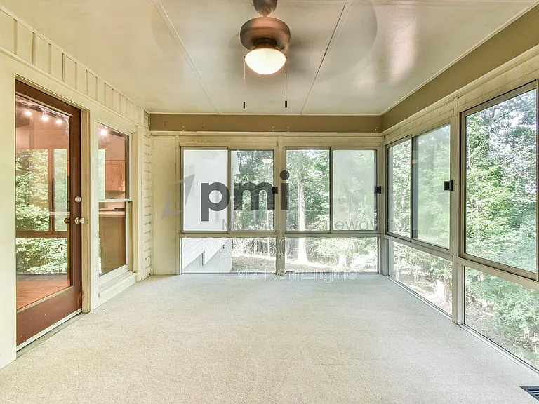 135 Beacon Hill Dr — Photo 10