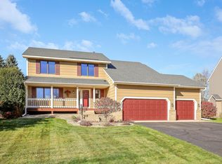 2824 91st Cres N, Brooklyn Park, MN 55443