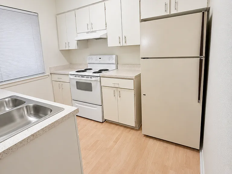 10819 Baltic Dr #104 — Photo 9