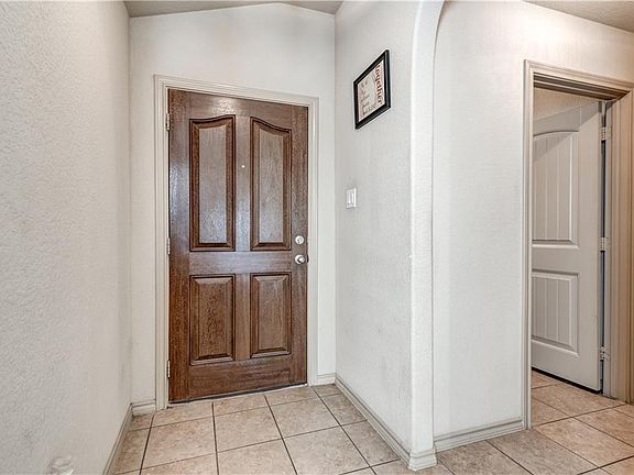 4th image of 1008 Sunderland Ln