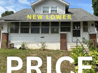 230 11th St NW, Cedar Rapids, IA 52405