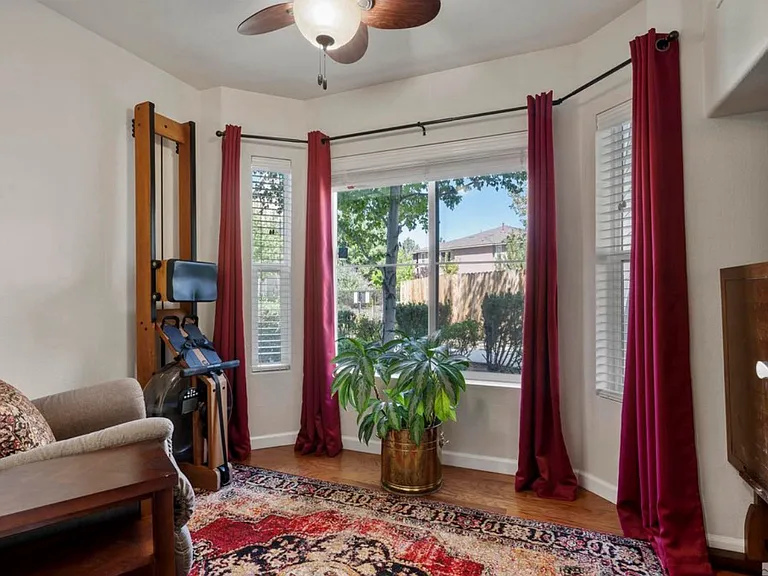 2212 Grosvenor Park Pl — Photo 9