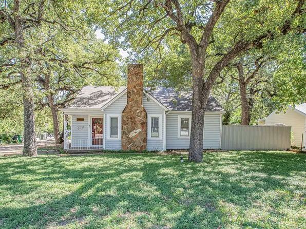 2608 Oakwood Ter, Haltom City, TX 76117
