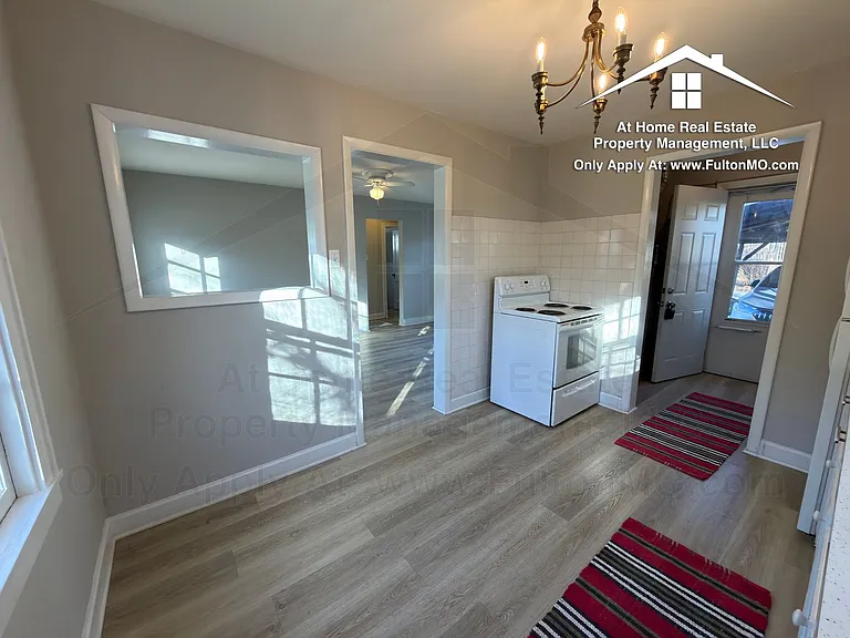 709 N 7th St — Photo 10