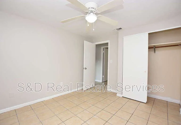 1424 Phyllis St — Photo 18