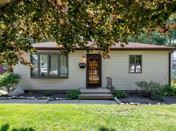 926 Landon Ave, Winthrop Harbor, IL 60096