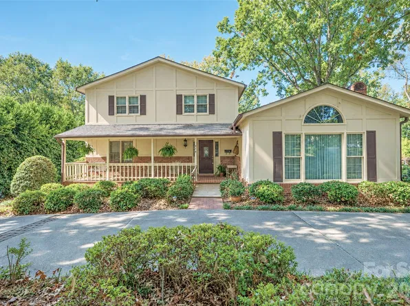 719 2nd Ave NE, Conover, NC 28613