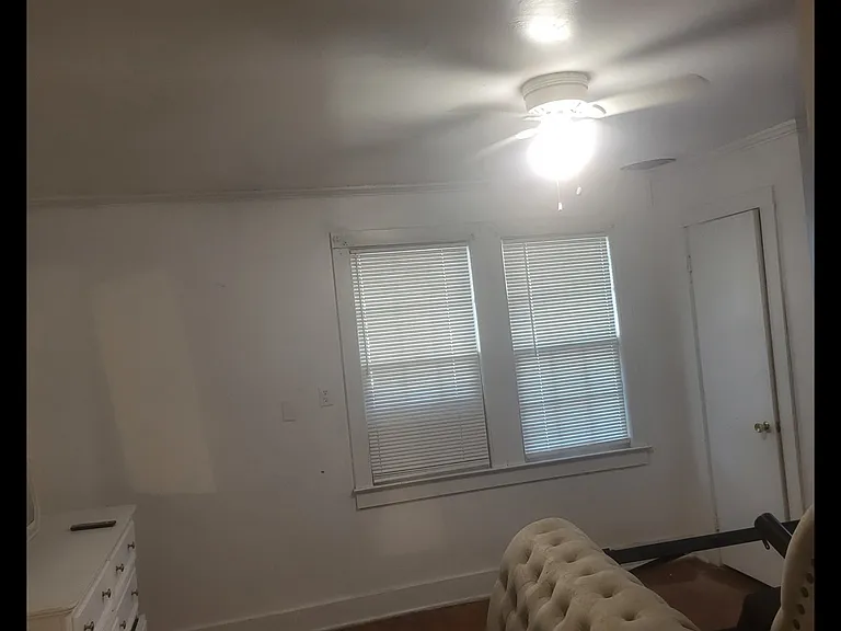 898 Aiken Ave N — Photo 2