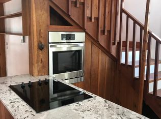 24 Elm St, Stonington, CT 06378