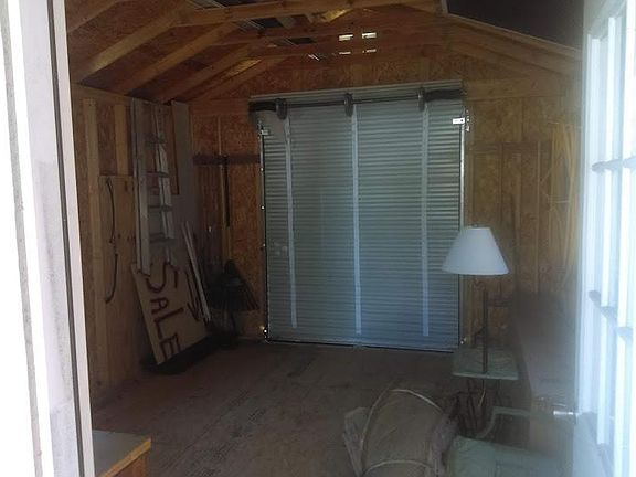 4th image of 212 S Lake Dr
