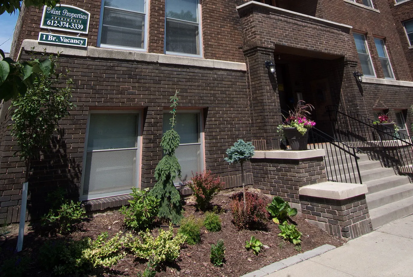 Stevens Square Apartments — Photo 1