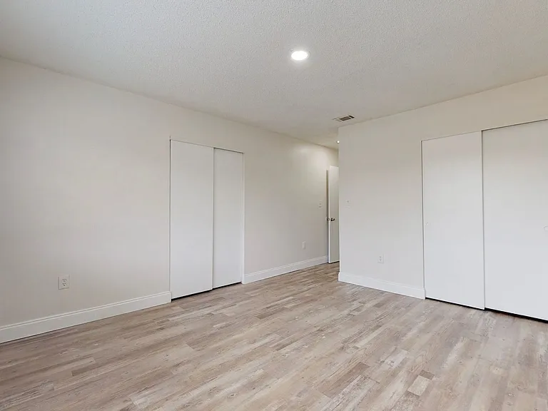 Janie B Apartments — Photo 27