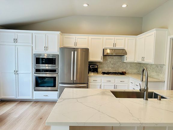 4th image of 2363 Laurelwood Dr