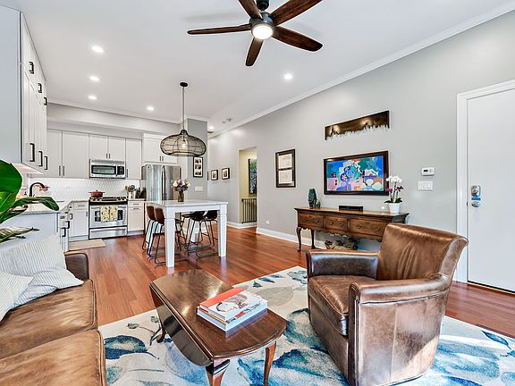 2nd image of 1937 N Wilmot Ave #1N