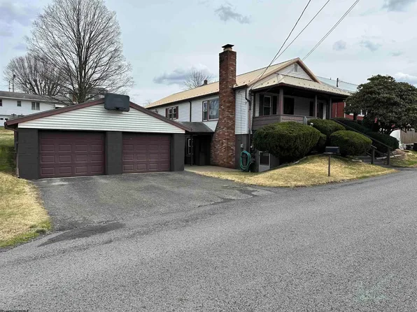 105 Marshall St, Kingwood, WV 26537