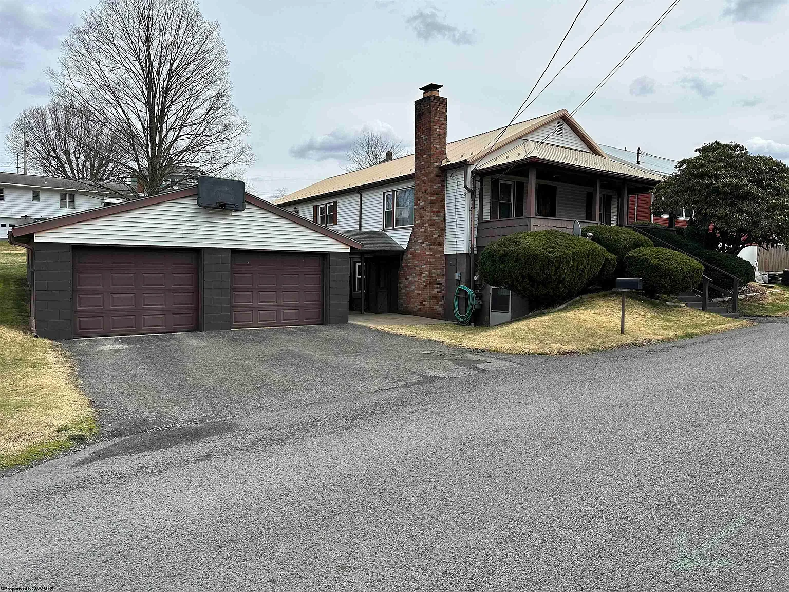 105 Marshall St photo 1