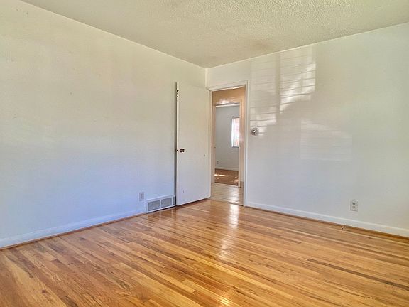 4th image of 1170 E Westminster Ave Unit A