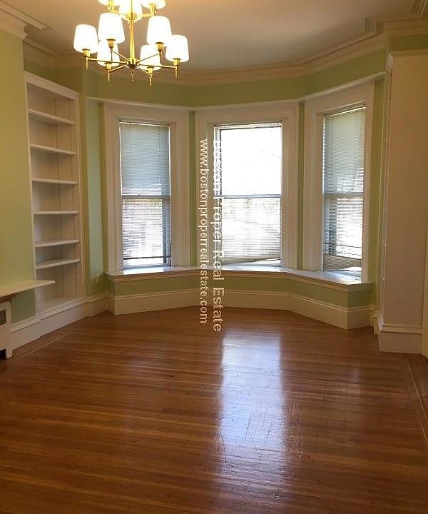 2nd image of 302 Marlborough St #4F