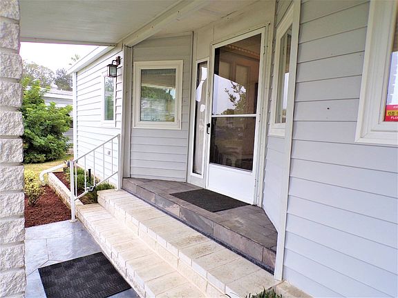 3rd image of 4607 Arlington Park Dr #126