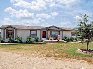 205 Pin Oak Rd, Lockhart, TX 78644