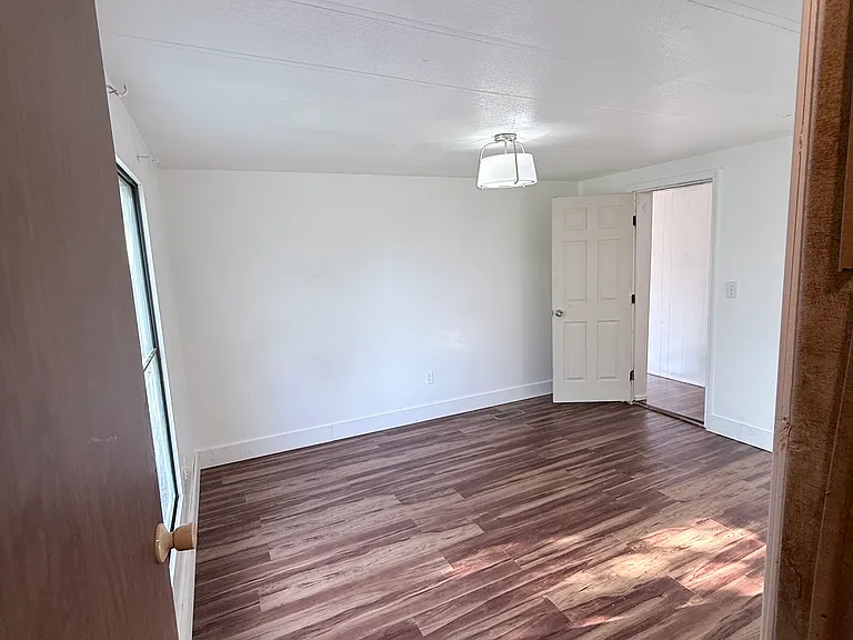 111 King Rd — Photo 11