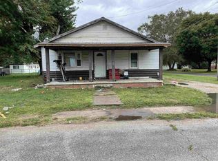 211 E Spring St, Patoka, IN 47666