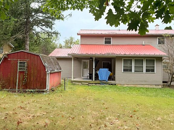 5th image of 242 Spring St