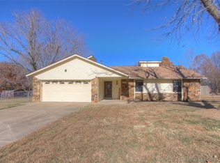 25041 Whipperwill Ln, Broken Arrow, OK 74014