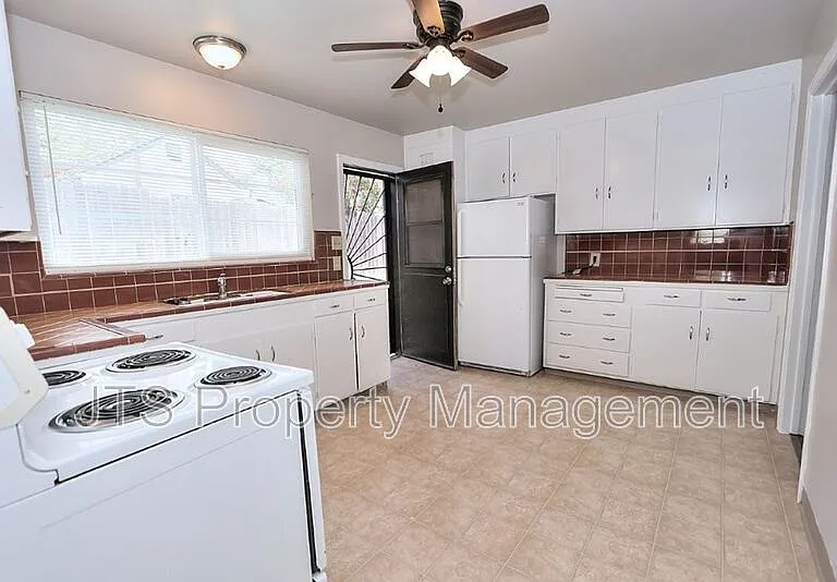 4439 V St #1 — Photo 23