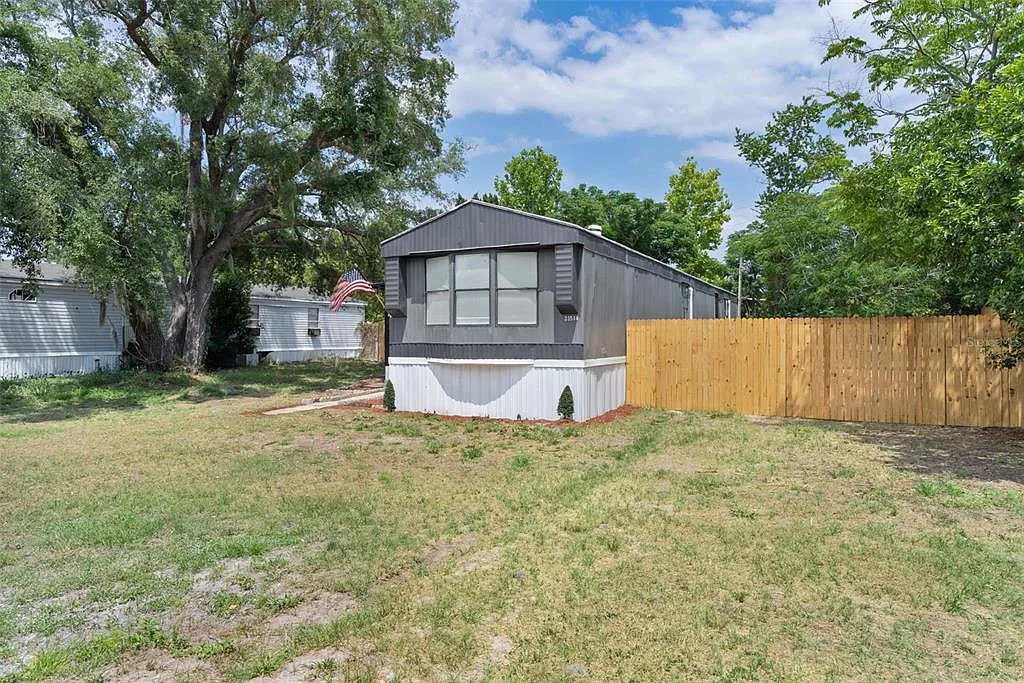 3 bed, 2.0 bath, 938 sqft, $1,499 — Photo 4
