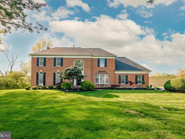 1646 Lindsay Dr, North Wales, PA 19454