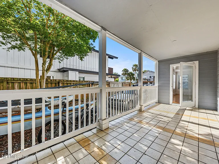 214 Margaret St — Photo 11