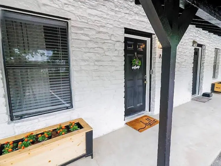 200 Laurel Drive — Photo 14