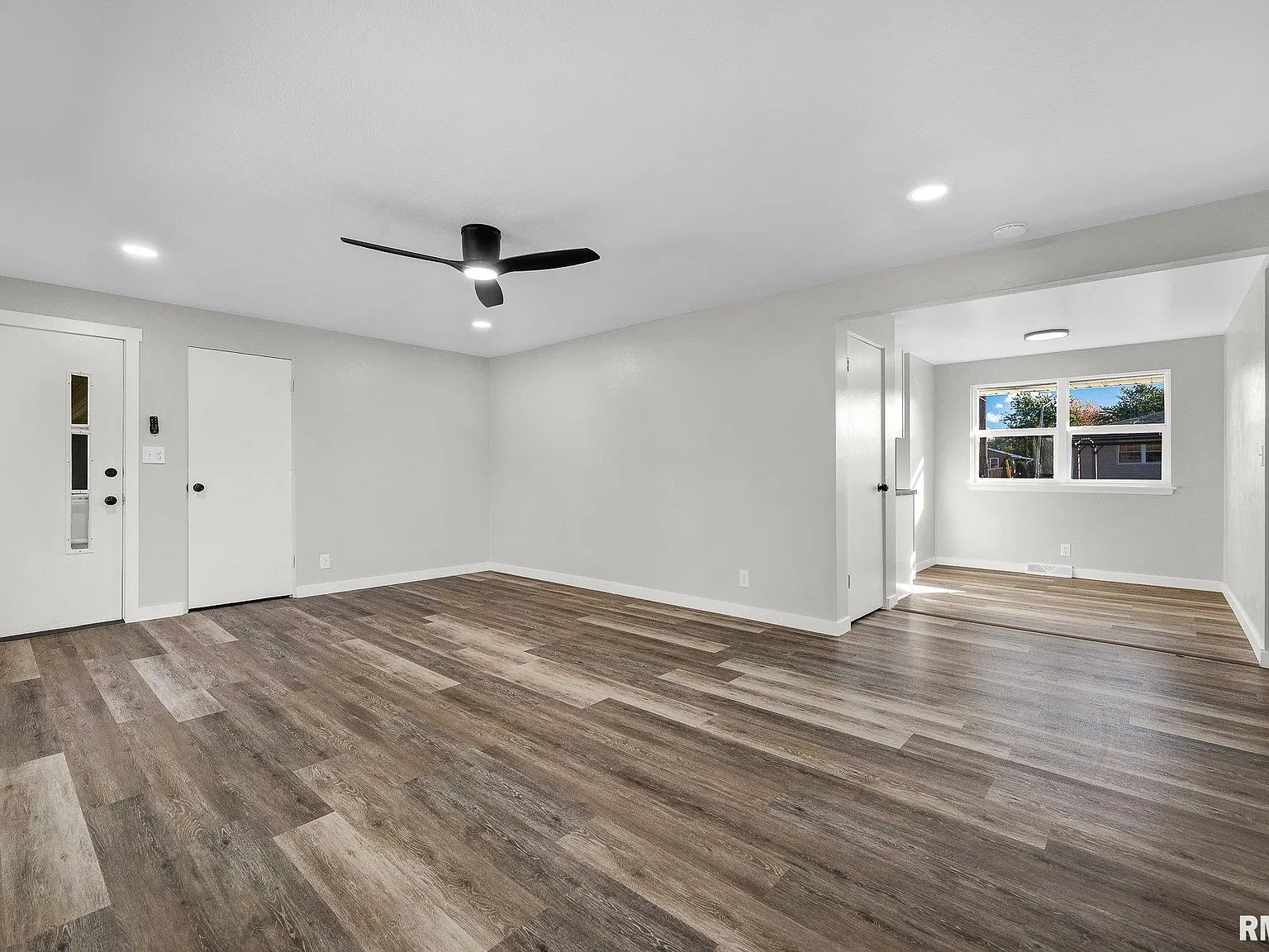3 bed, 1.0 bath, 1500 sqft, $2,200 — Photo 4