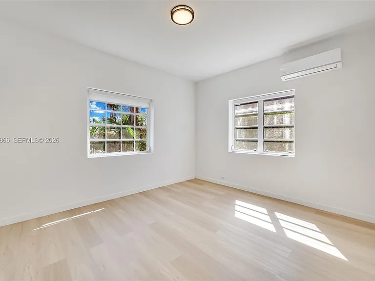 9056 Emerson Ave — Photo 12