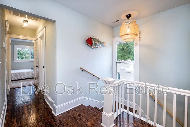 2 bed, 1.0 bath, $1,695 — Photo 3
