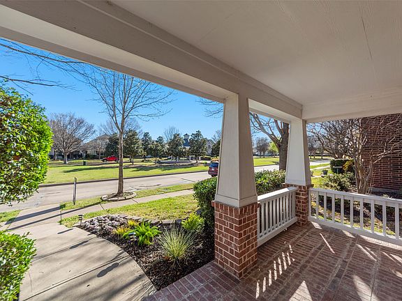 5th image of 2703 Jackson Dr
