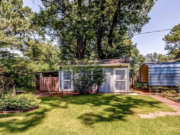 1227 Colonial Rd, Memphis, TN 38117