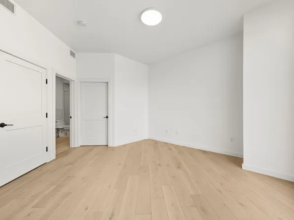 425 3rd Street image 12 of 41