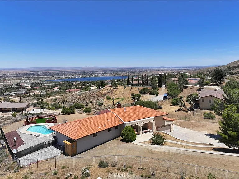 1055 Lakeview Dr — Photo 47