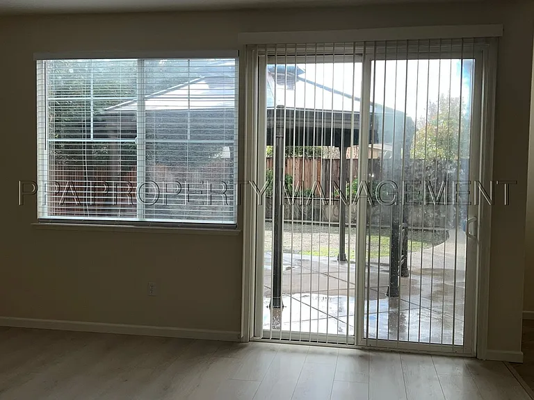 132 Shea Ct — Photo 17