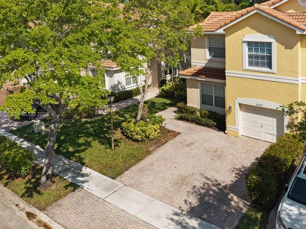 12471 SW 42nd St, Hollywood, FL 33027