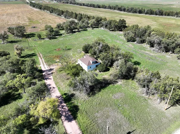 991 Long Rd, Hay Springs, NE 69347