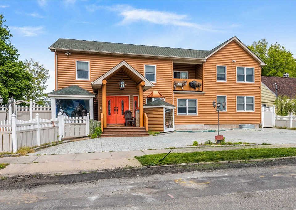 1st image of 1 Sanford Ct