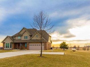 1333 Woodlawn Rd, Lee, IL 60530