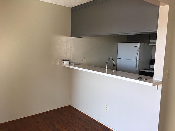 4th image of 1252 Quincy Dr APT 4